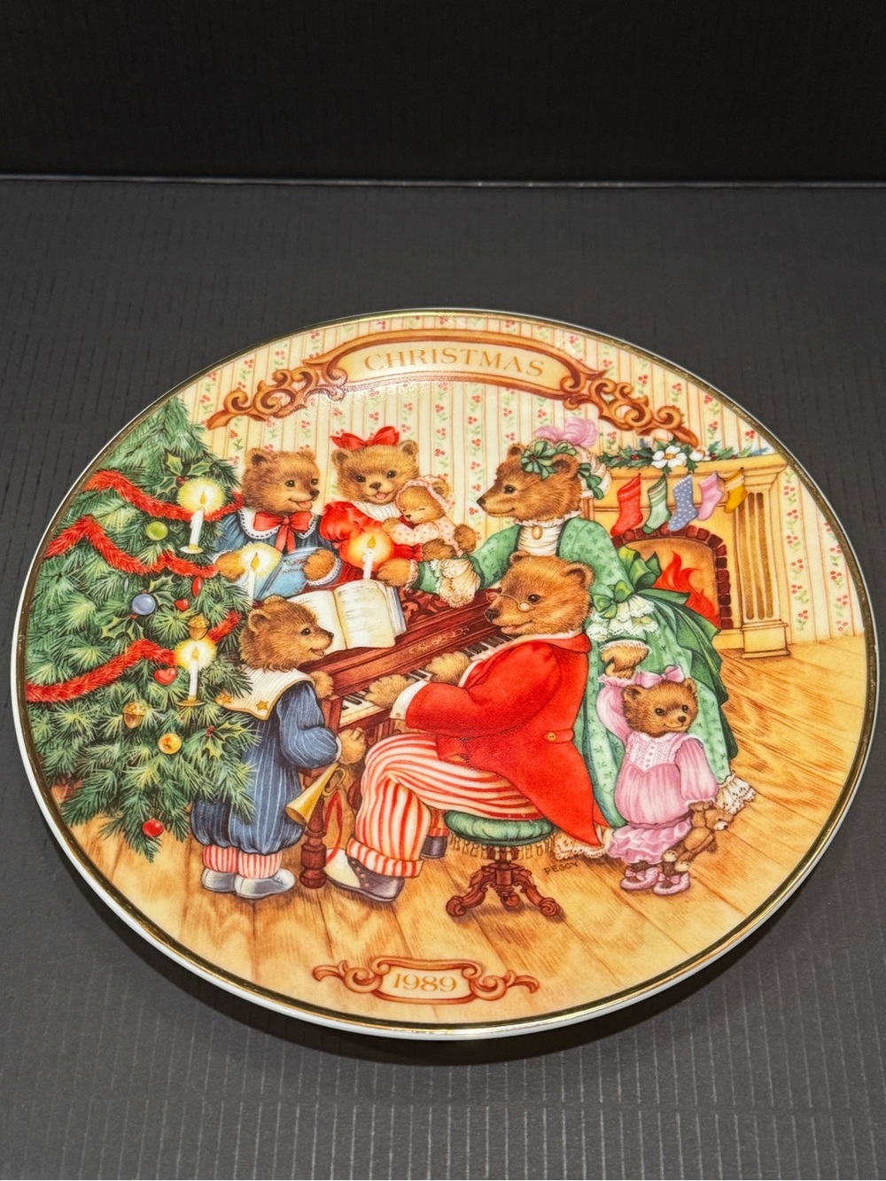 1989 Avon “ Together For Christmas” Collectors Plate Porcelain 22k Gold Trim